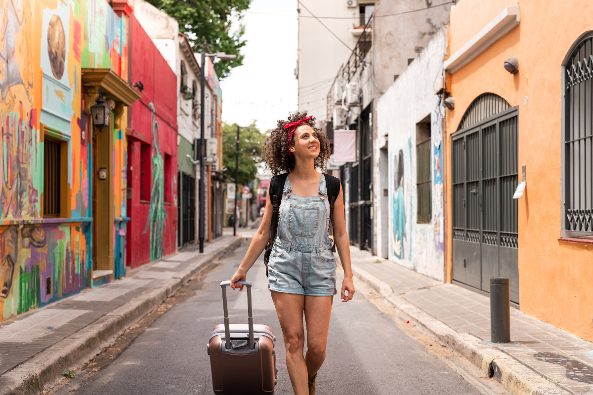 Viajar sozinha: aventuras e desafios na estrada menos percorrida