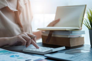 Educação financeira para mulheres: gerenciando suas finanças com confiança