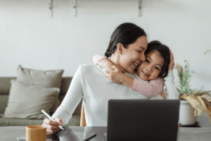 Mães empreendedoras: conciliando família e negócios com sucesso